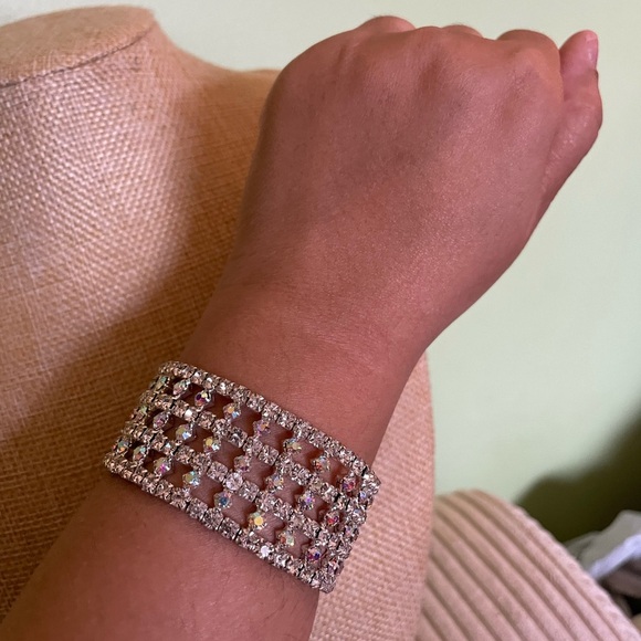 Sparkling AB Crystal Anchor Brooch and Bracelet Set - Picture 9 of 12